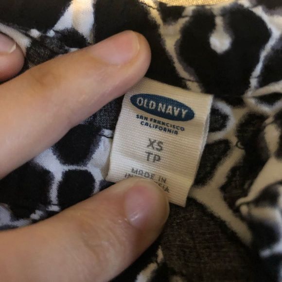 Old Navy Sleeveless Top Geometric Blouse​ - Picture 2 of 4